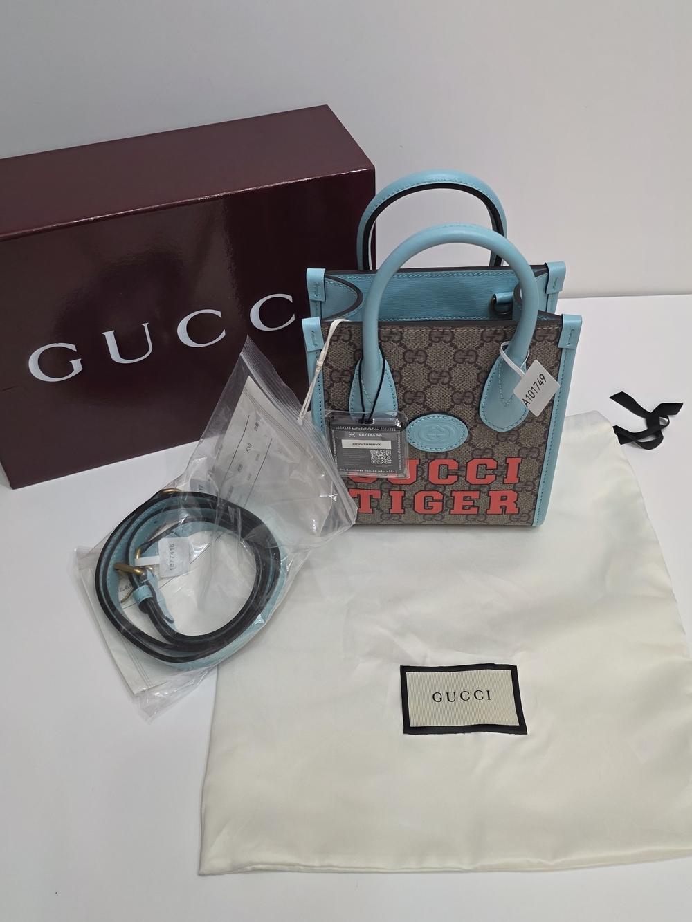 New Gucci Tiger GG Supreme Mini Tote Crossbody 2022